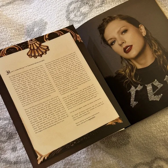 Reputation Album Magazine Poster without CD - Picture 2 of 4